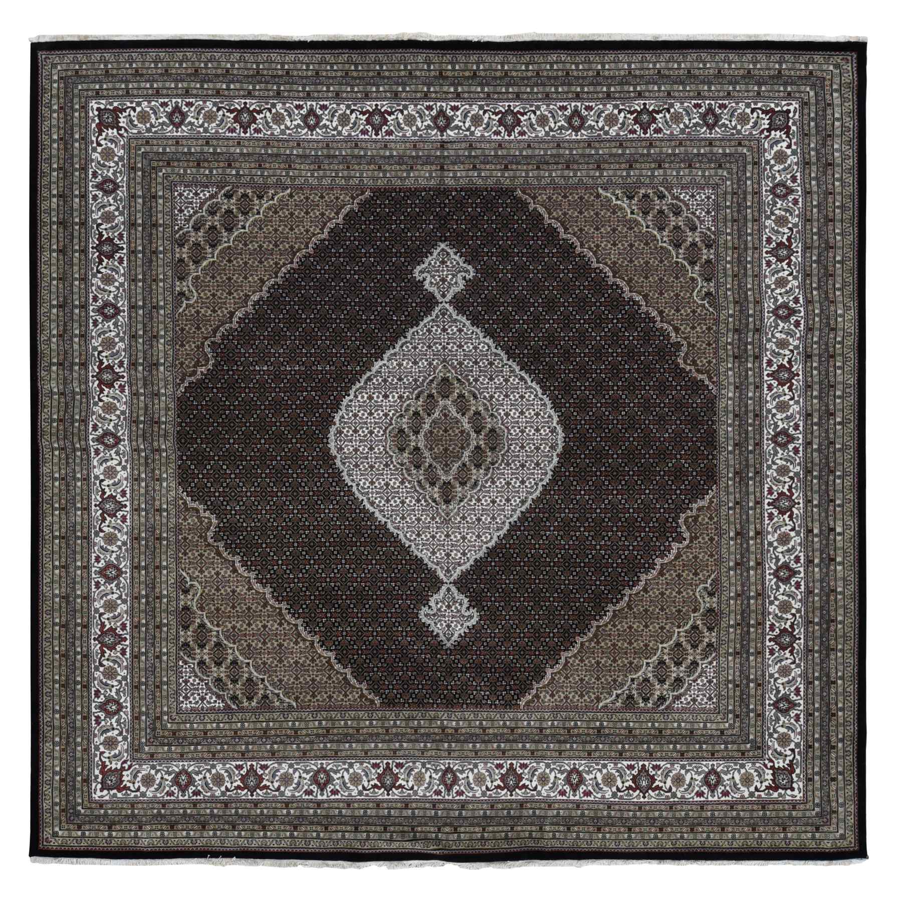 Traditional Rugs LUV788859